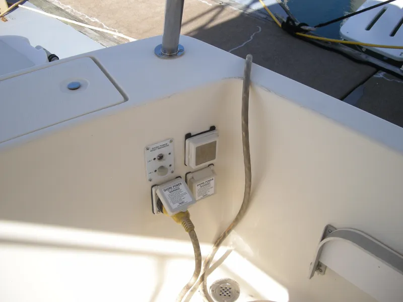 2005 Mainship 34 Trawler