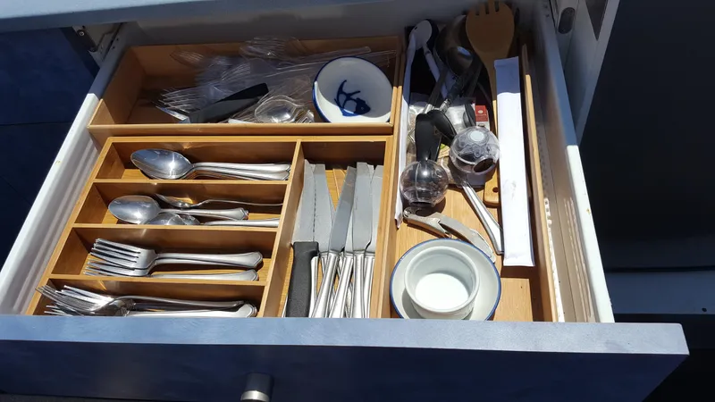 Storage drawer