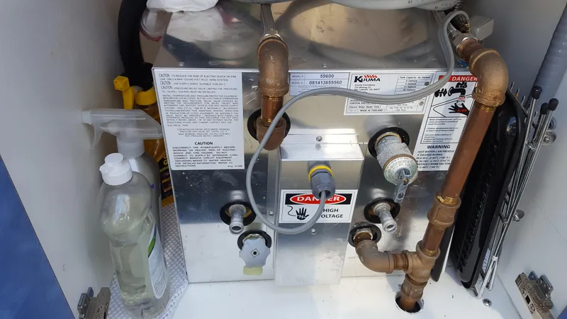 Hot water heater