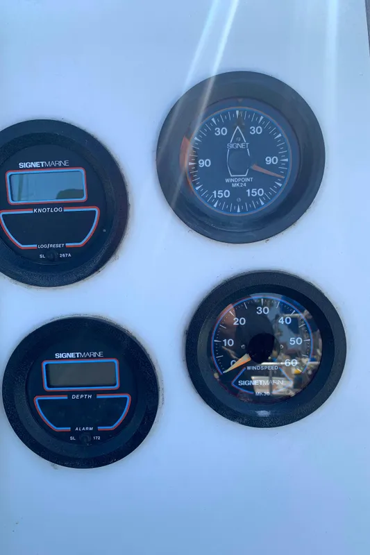Ericson 30 Plus 1984 boat gauges, including speed and wind indicators.