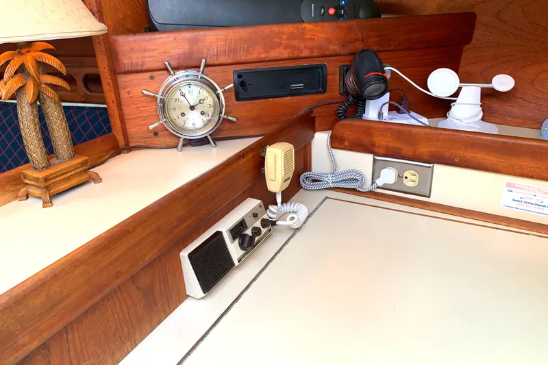 1984 Ericson 30 Plus