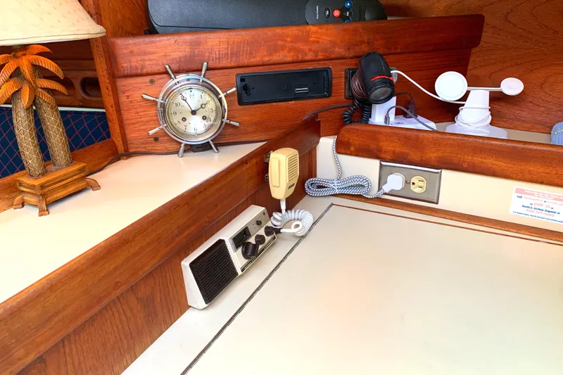 1984 Ericson 30 Plus