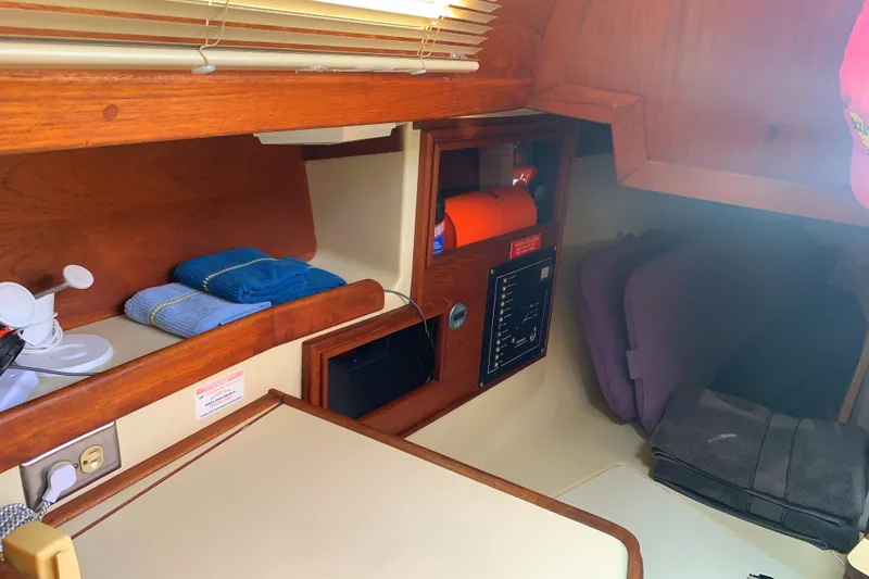 1984 Ericson 30 Plus