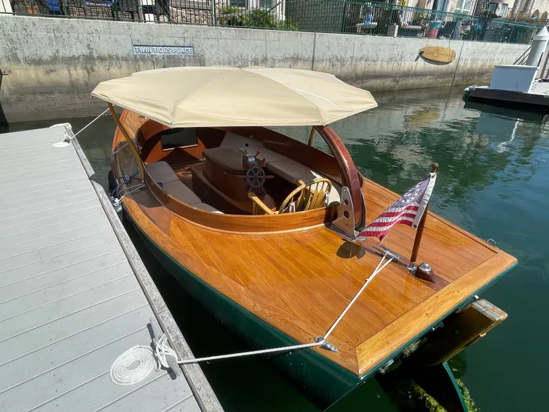 2005 Custom Tahoe Motor Launch