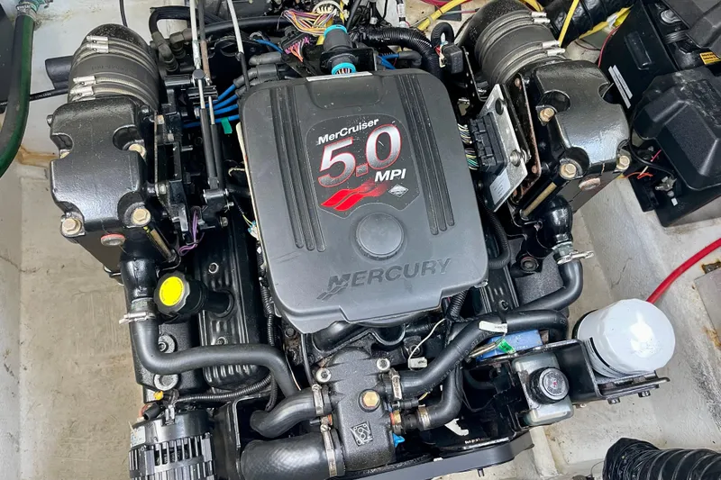 MerCruiser 5.0 MPI engine in a 2008 Bayliner 265 boat, detailed view.