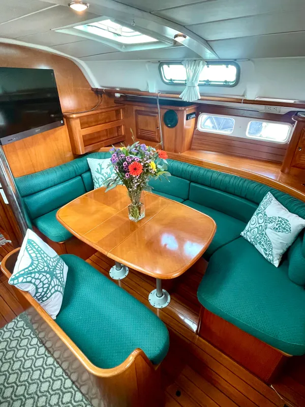 Starboard settee