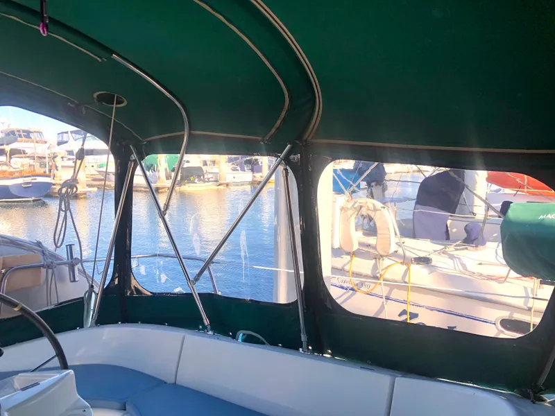 Full enclosure port