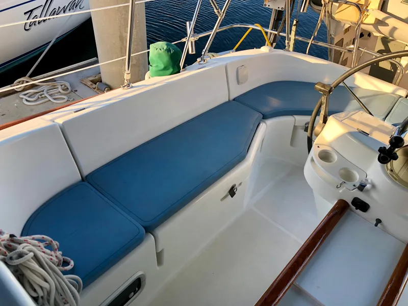 Cockpit starboard