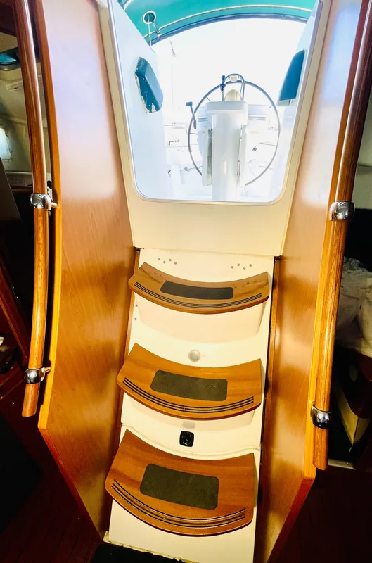 Wide companionway stairs