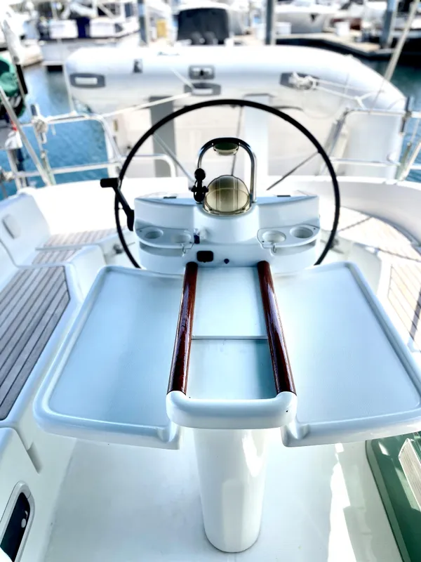 Large folding cockpit table