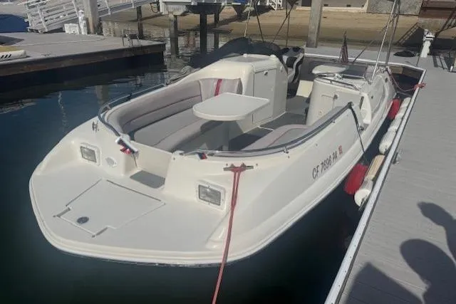1997 Sea Ray 240 Sundeck