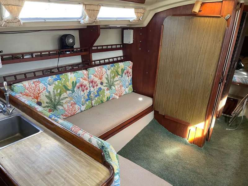 Port Settee and Table