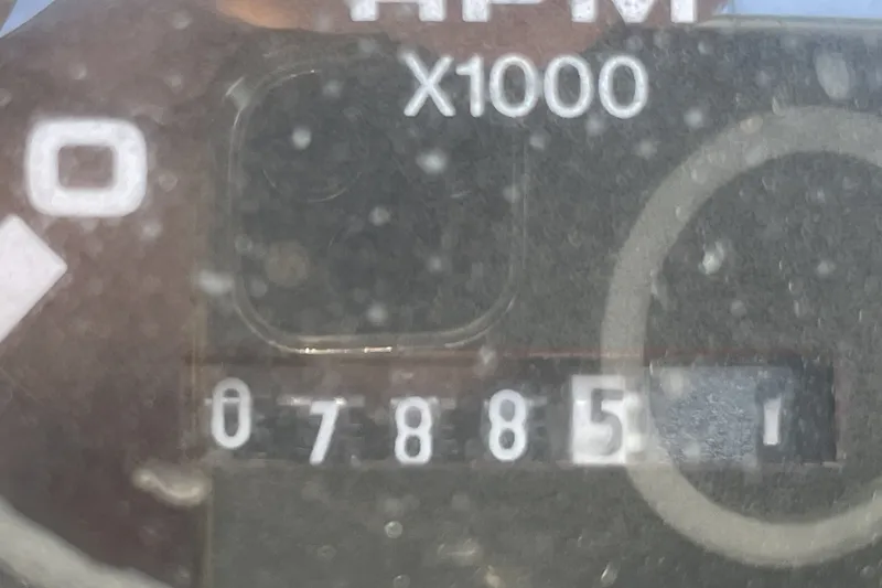 RPM gauge reading 7885 on a 2004 Catalina 350.