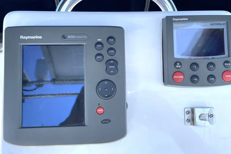 Raymarine navigation and autopilot systems on a 2004 Catalina 350 yacht.
